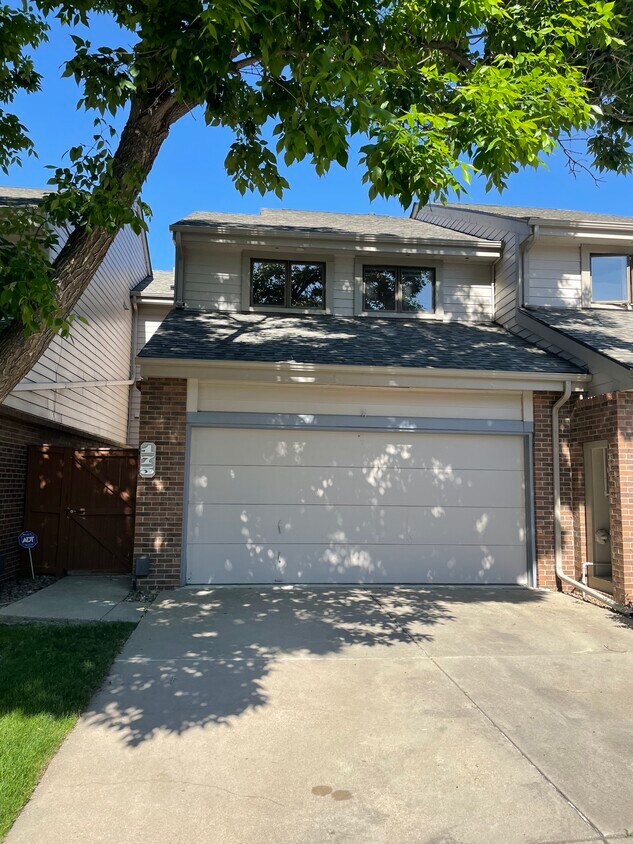 Primary Photo - 175 Xenon St