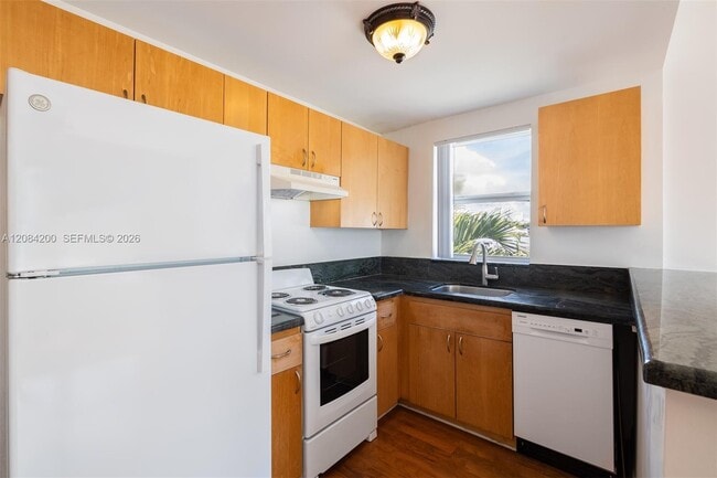 Building Photo - 1542 Drexel Ave