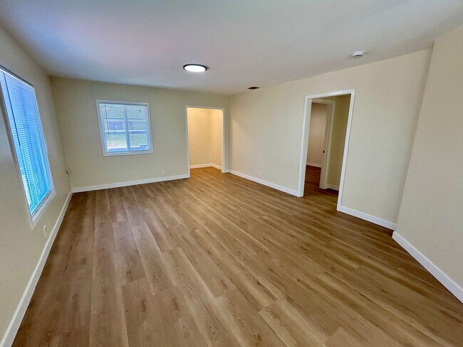 Foto del edificio - 1254 Lillian Ave
