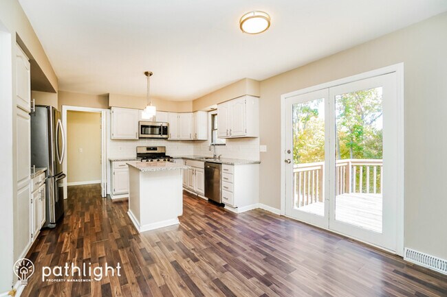 Building Photo - 105 Heldon Dr, Coraopolis, PA, 15108