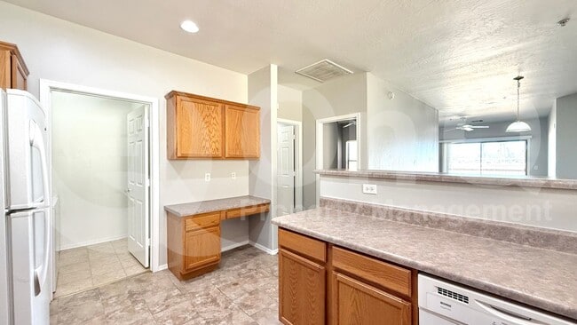 Building Photo - 6770 N 47th Ave