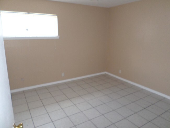 Building Photo - 4549 Gollihar Rd