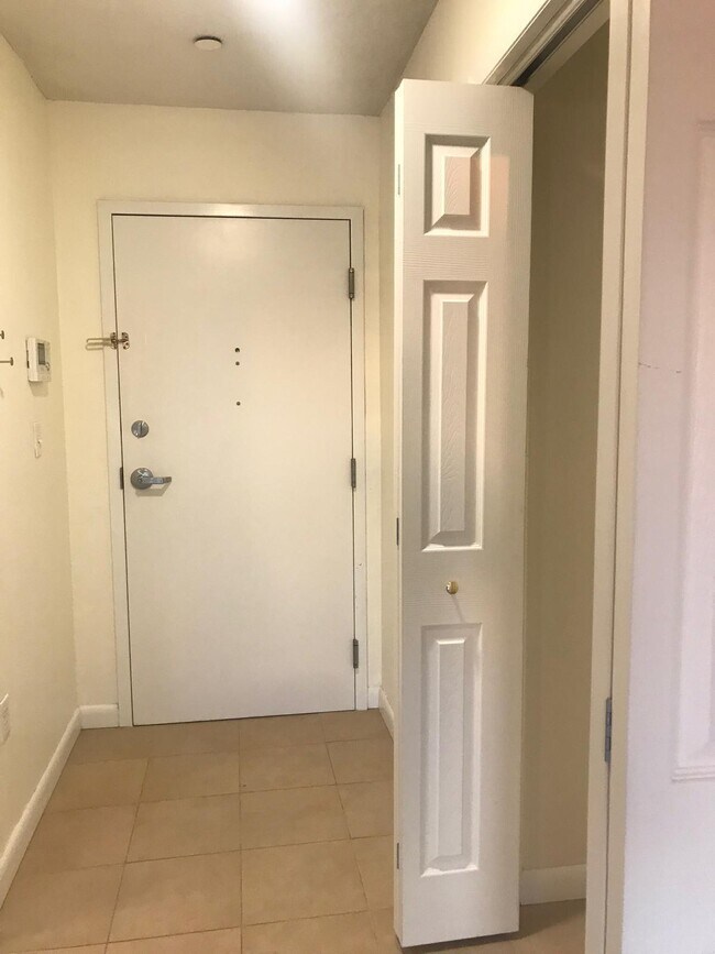 752 Quaker Ln Unit C314, East Greenwich, RI 02818 Condo for Rent in