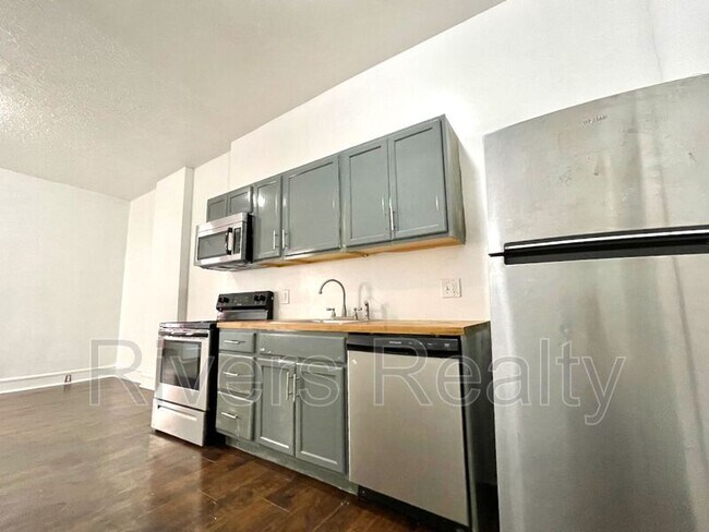 Building Photo - 3634 Iowa Ave