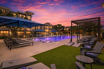 Building Photo - The Reserve at Alamo Ranch