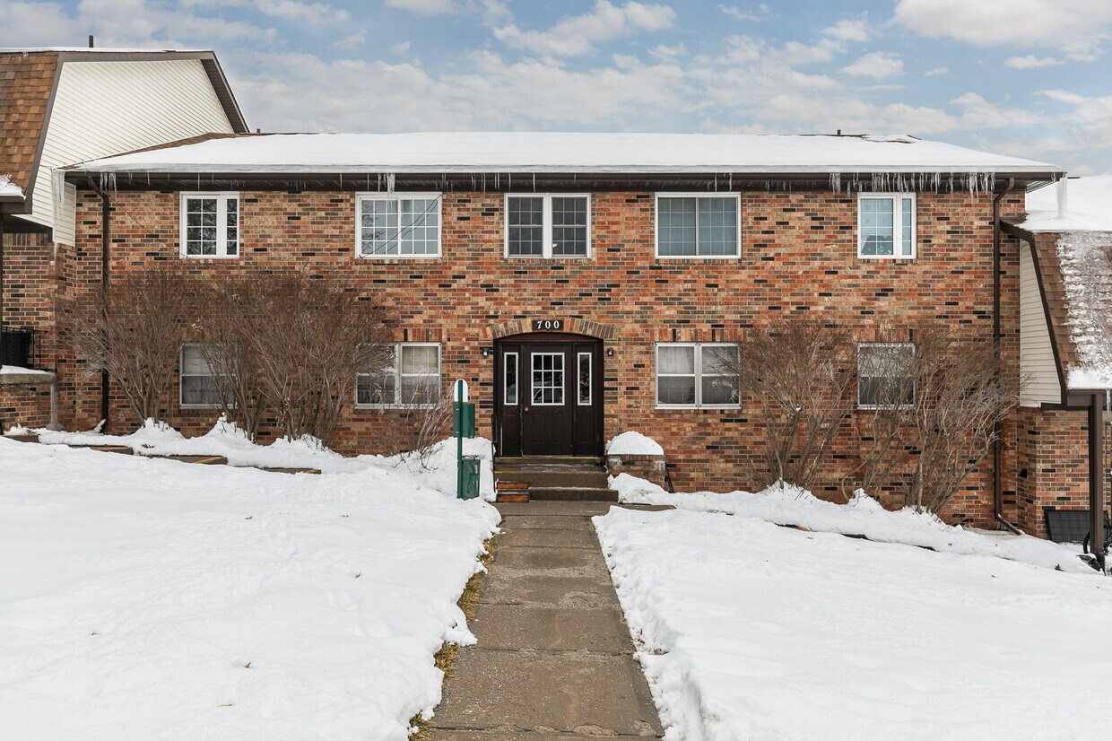 705 21st Avenue Pl Unit 705, Coralville, IA 52241 Condo for Rent in