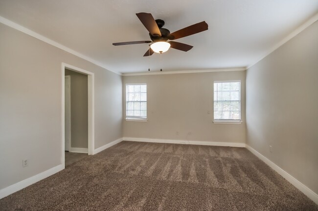Building Photo - 461 Stephen F Austin Dr