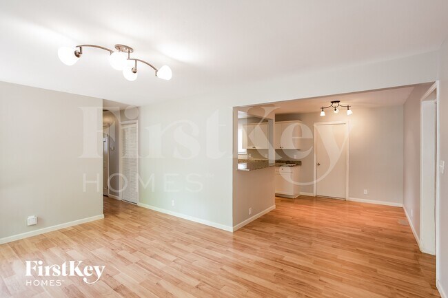 Foto del edificio - 10808 Ruckle St