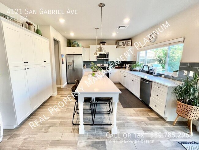 Foto del edificio - $2,595 Gettysburg & Leonard Ave, 4 Bedroom...
