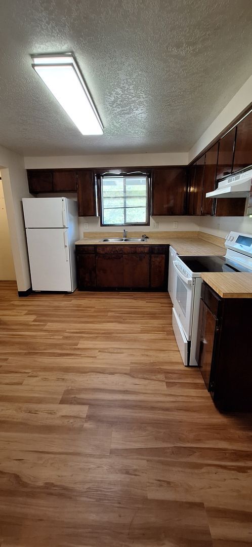 Foto del edificio - 3424 NW Satinwood St