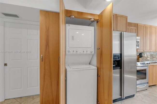 Foto del edificio - 1361 S Ocean Blvd