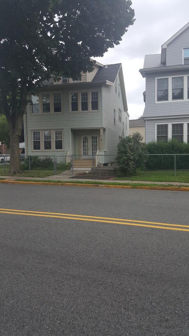 Frente de la casa - 42 Union Ave