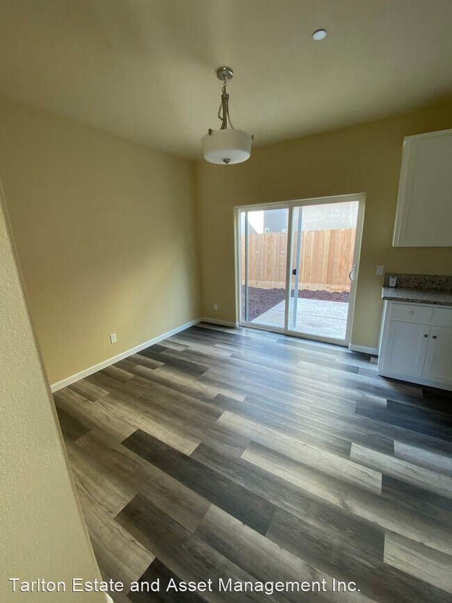 Building Photo - 4 br, 2.5 bath House - 1327 Belmont Dr.