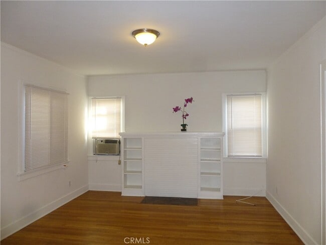 Building Photo - 127 S Olive Ave