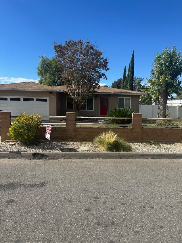 imagen frontal - 1054 Brady Ln