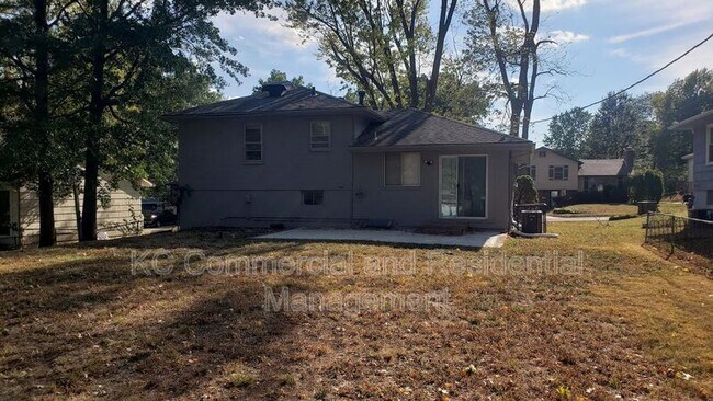 Building Photo - 8000 E 93rd St
