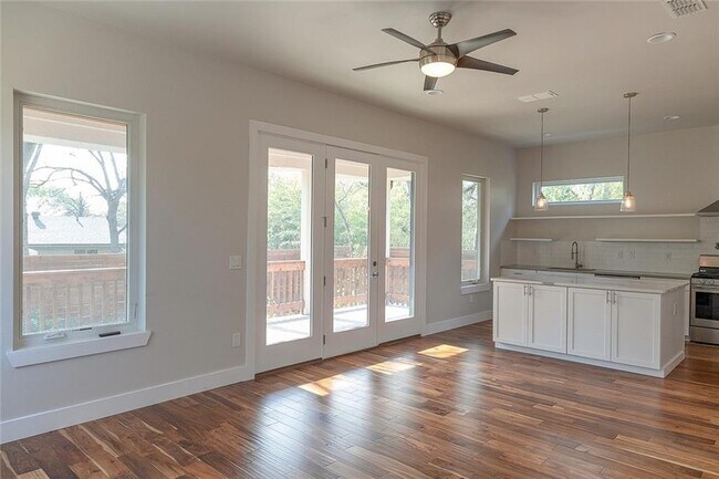 Foto del edificio - 2509 Del Curto Rd