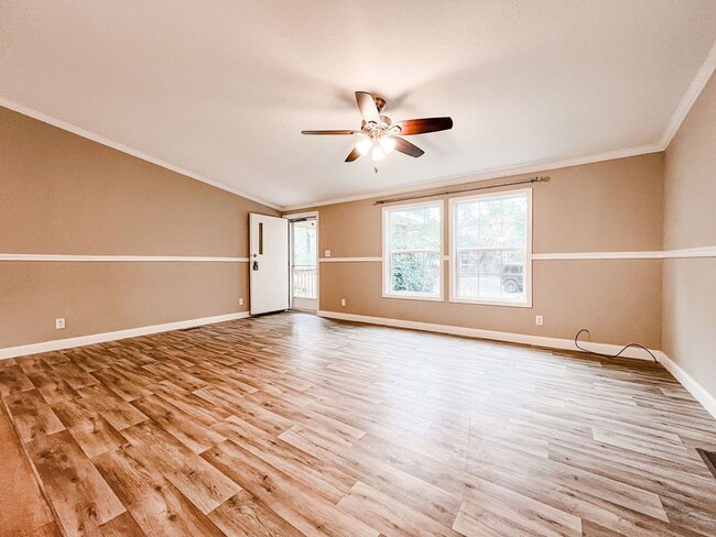 Foto del edificio - LOCATION! 5 mins from Carolina Beach bridg...