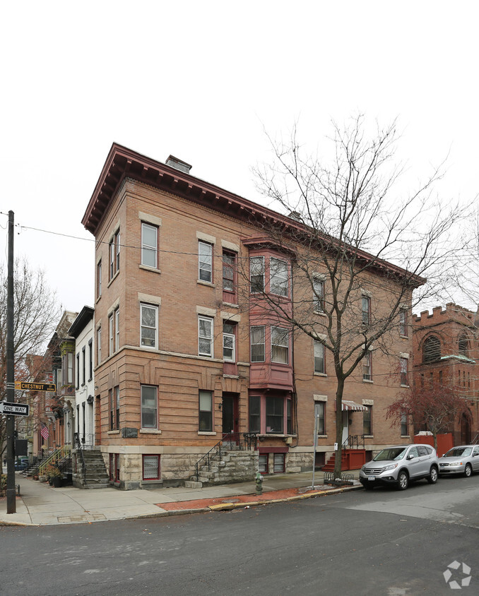 Primary Photo - 120 Chestnut St