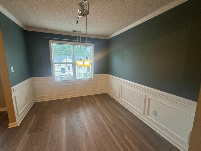Foto del edificio - 3 Bed/2 Bath 3rd Level Condo in Raleigh! *...