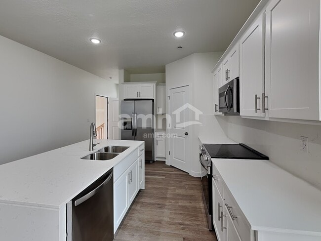 Building Photo - 1244 W Mahogany St