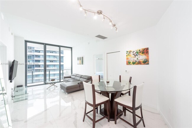 Foto del edificio - 1300 S Miami Ave
