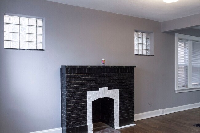 Building Photo - 4626 Wilcox Ave