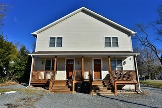 Building Photo - 127 Pine St