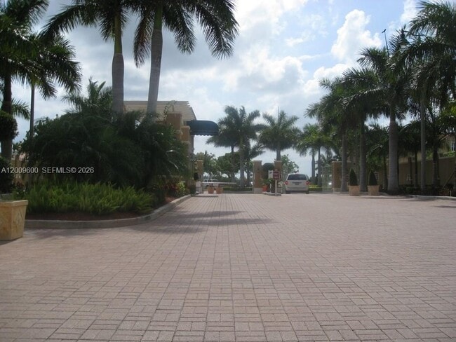 Foto del edificio - 6630 NW 114th Ave
