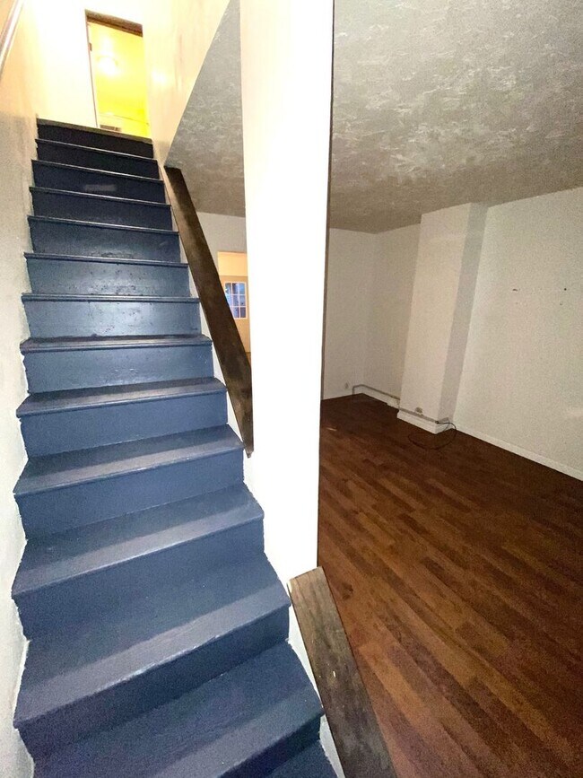 Foto del edificio - Great 2 Bedroom, 1 Bathroom in McKees Rock...
