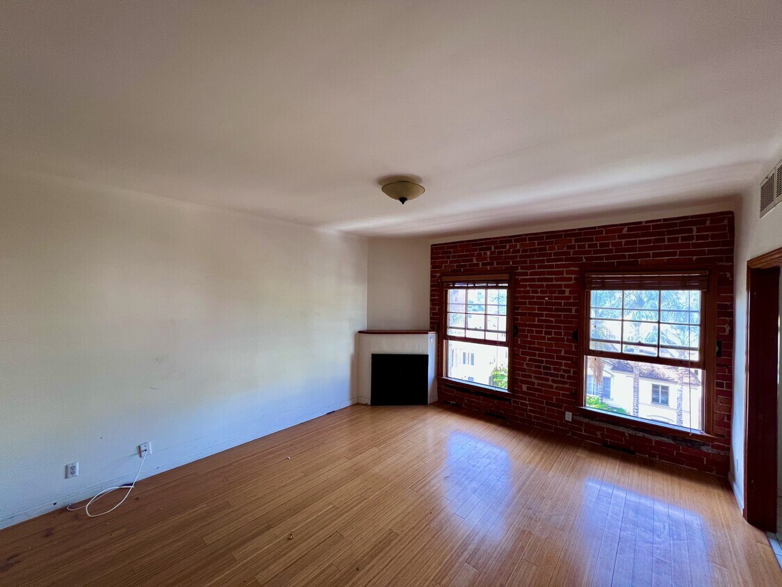 636 S Burnside Ave Unit 402, Los Angeles, CA 90036 Apartments 636 S