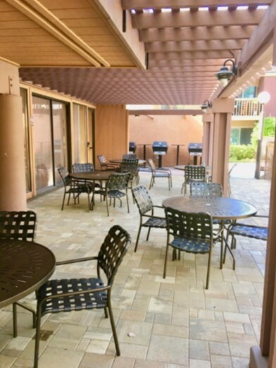 Foto del edificio - 6012 Rancho Mission Rd