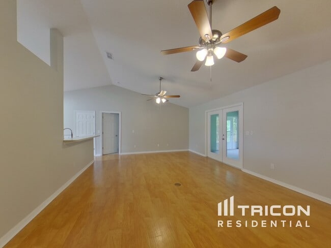 Building Photo - 537 Gentle Breeze Drive Minneola FL