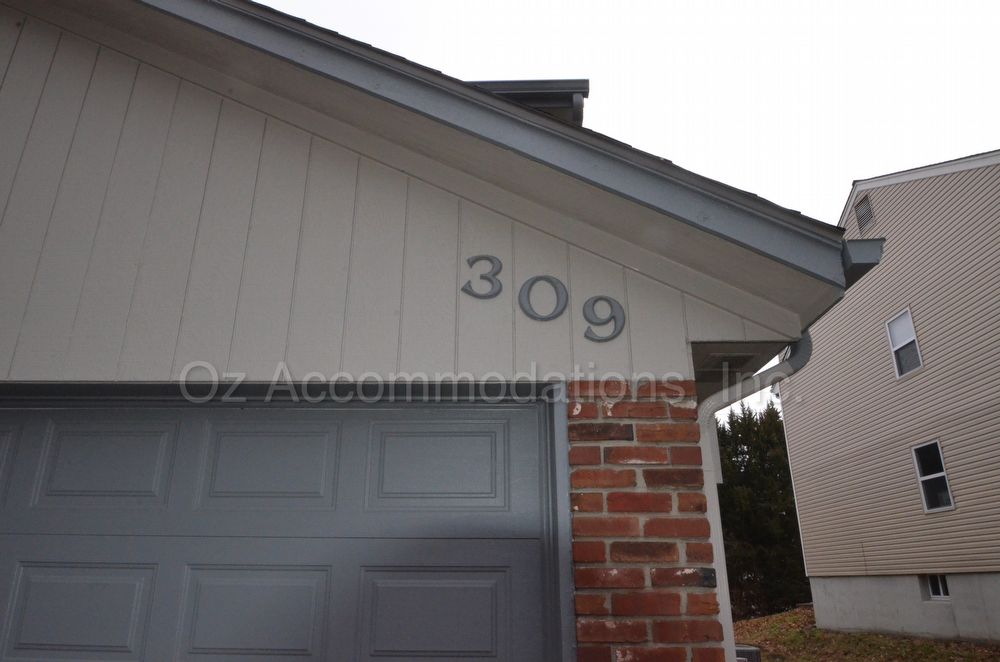 Foto principal - 309 NE Timbercreek Dr