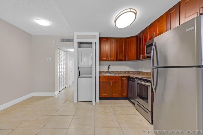 Foto del edificio - 520 NE 45th St