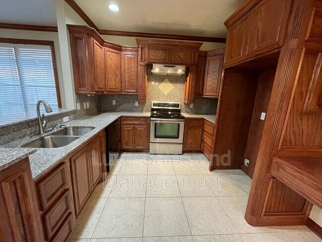 Foto del edificio - 809 SW 37th St