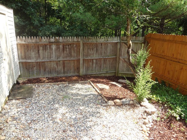 Building Photo - 2 br, 2.5 bath House - 10970 Greenaire Place