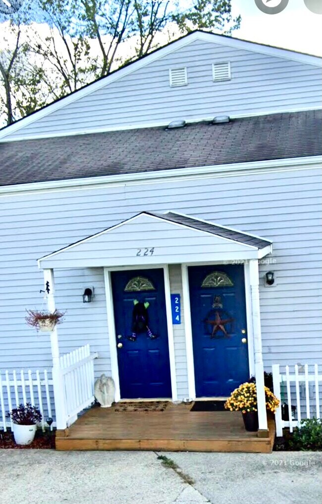 Building Photo - 224 Falmouth St