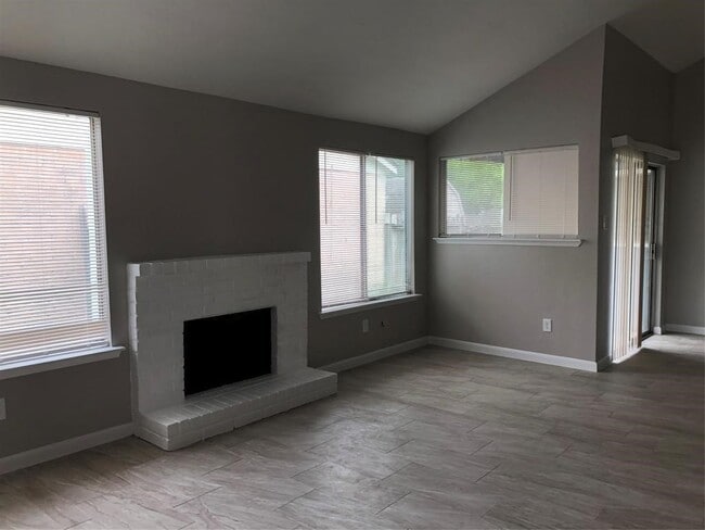 Building Photo - 7514 Lemma Dr