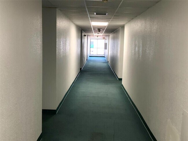 Foto del edificio - 2814 S Bartell Dr