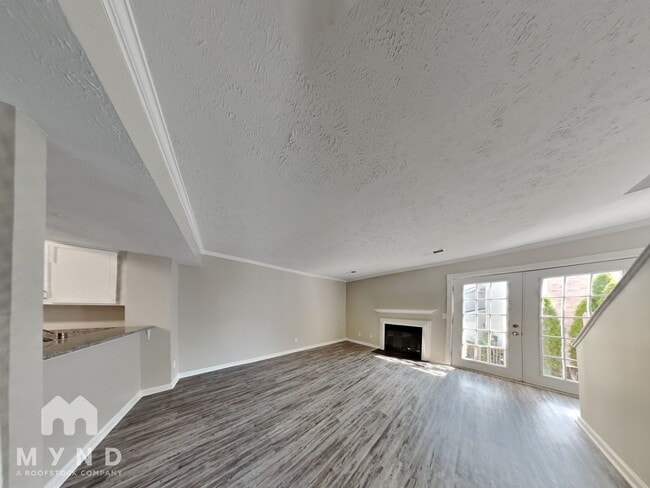 Building Photo - 461 Claircrest Dr