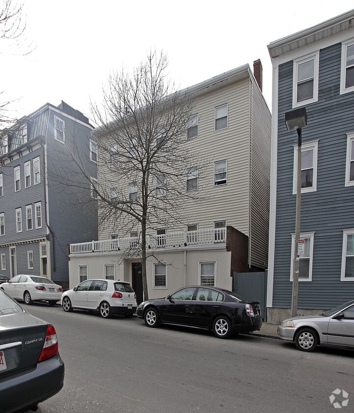 317 W 3rd St, South Boston, MA 02127 Apartments in South Boston, MA