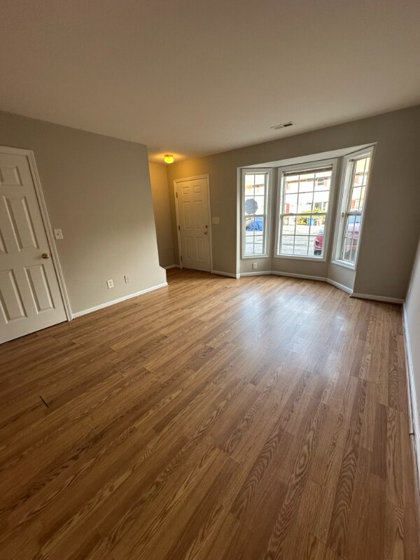 Building Photo - 833 Brickwood Ct