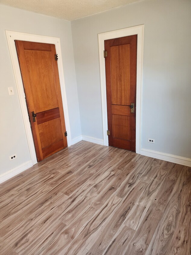 Foto principal - 9757 S Avenue M