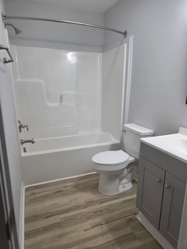 Building Photo - Newly Renovated 1-Bedroom Apartment Available