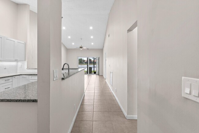 Foto del edificio - 12235 Forest Greens Dr