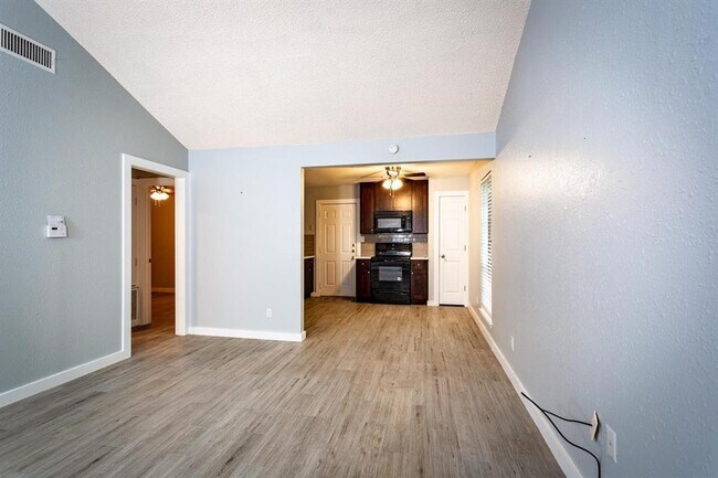 Building Photo - 105 Stubblefield Dr