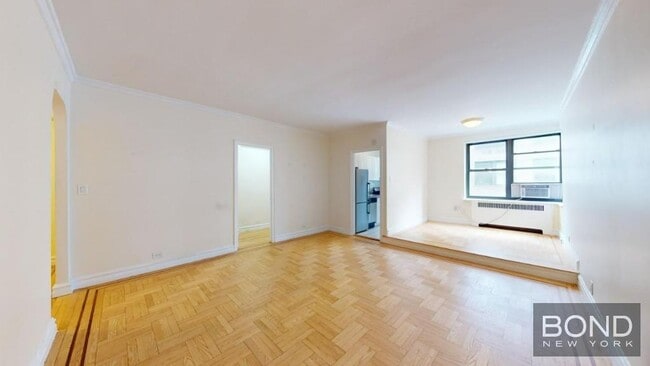 Building Photo - 124 E 24th St