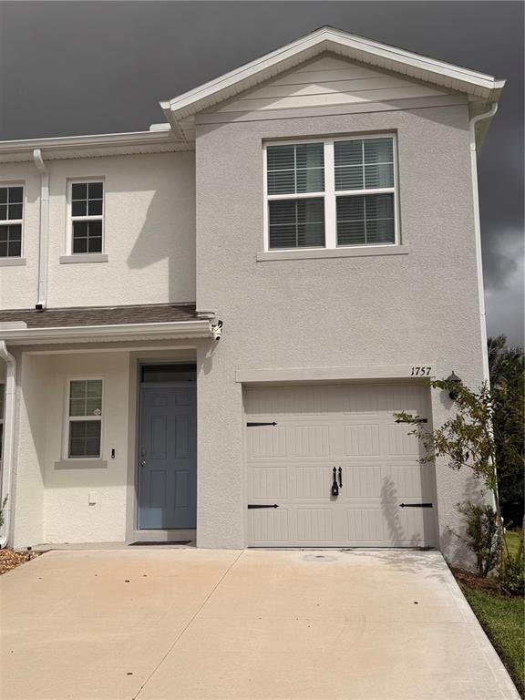Foto principal - 1757 Rock Elm Rd