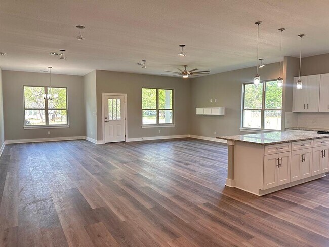 Building Photo - 368 Nene Ln